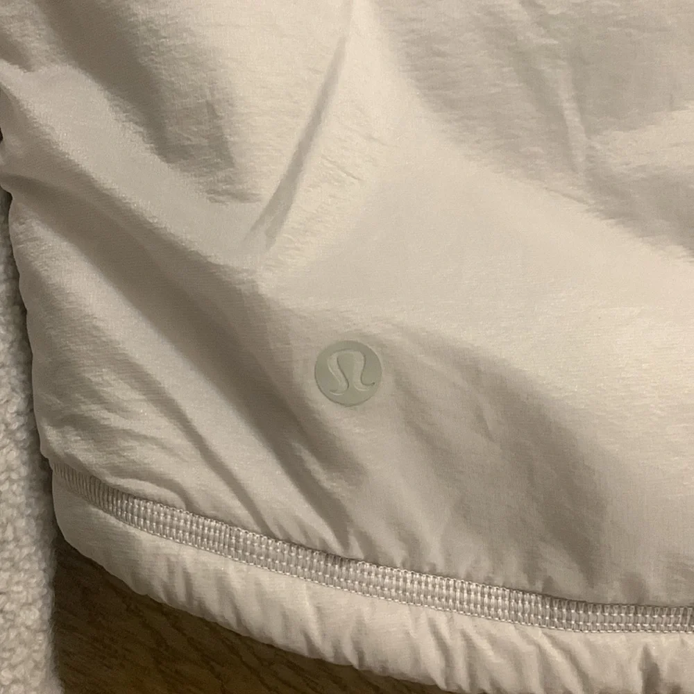 Lululemon atlética jacket - Picture 3 of 4